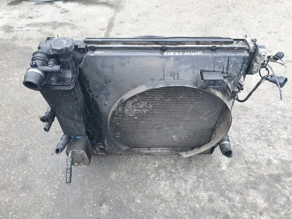 BMW X5 E53 2005 Elektrisk kylfläkt OEM 6921382 image 2