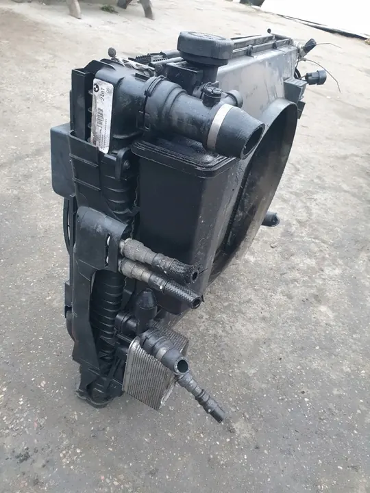 BMW X5 E53 2005 Elektrisk kylfläkt OEM 6921382 image 3