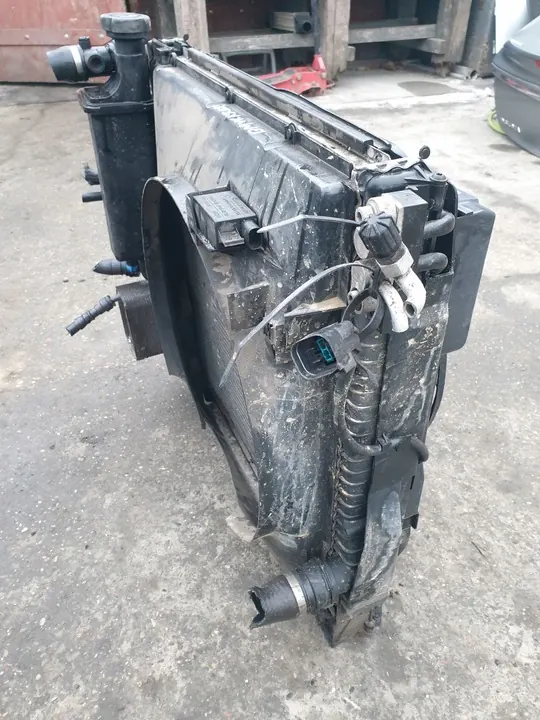 BMW X5 E53 2005 Elektrisk kylfläkt OEM 6921382 image 4