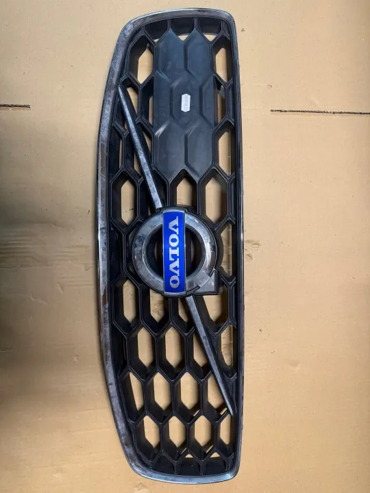 Volvo XC70 Grill OEM 070323 2012-2016 Begagnad image 2