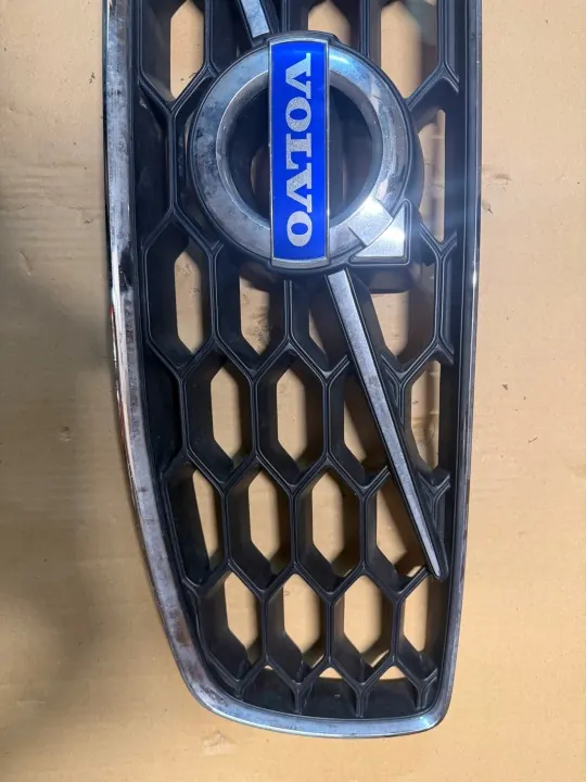 Volvo XC70 Grill OEM 070323 2012-2016 Begagnad image 3