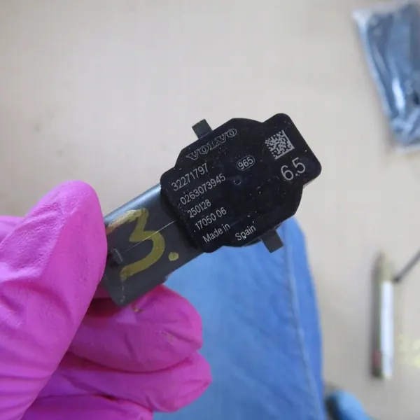 Framparkeringssensor Volvo XC40 2023 PDC image 3