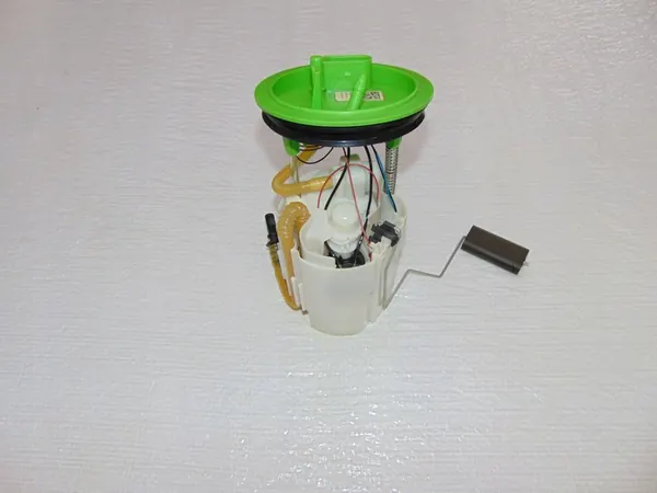 Bomba de combustível VW Passat B8 1TKM 3Q0919051H image 2