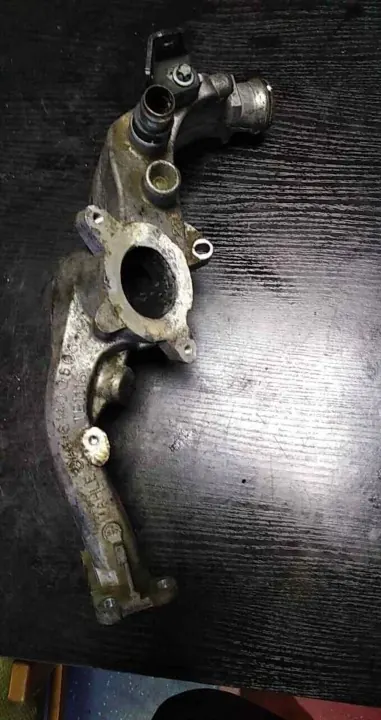 Válvula EGR usada OEM A6461400608 para Mercedes-Benz image 2