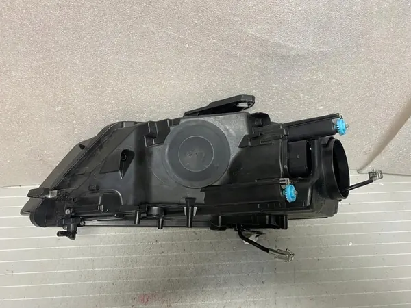 AUDI A3 8P Faro Derecho Xenon con LED image 5