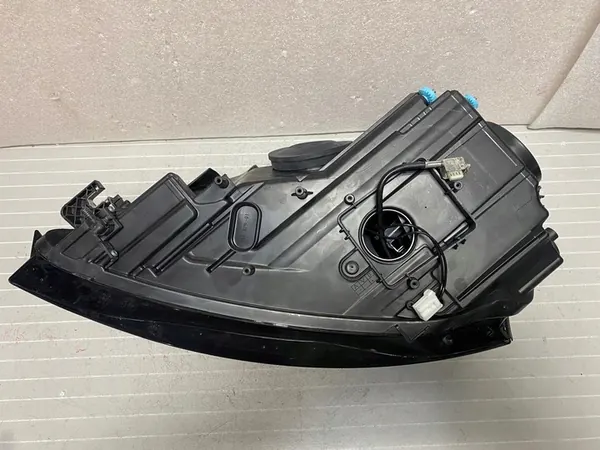 AUDI A3 8P Faro Derecho Xenon con LED image 6