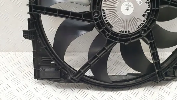 Mercedes kylarfläkt OEM A0999062901 - Begagnad image 3