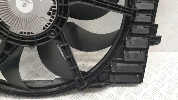 Mercedes kylarfläkt OEM A0999062901 - Begagnad image 5
