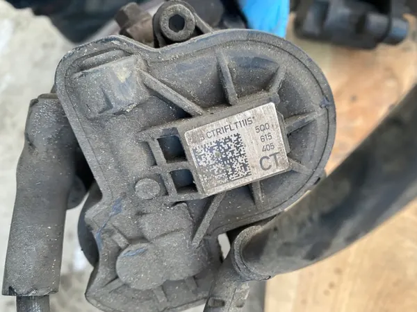 Audi OEM 5Q0615405CT/6CT Jarrupuristin Taka Vasen/Oikea image 4