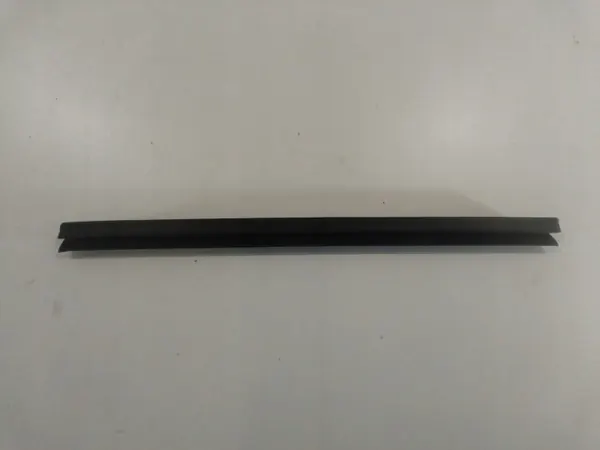 Takaikkunan tiiviste OEM 51347060254 BMW 3 E90/E91 image 2