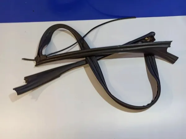 Vordere rechte Türdichtung Saab 9-3 Cabrio image 3