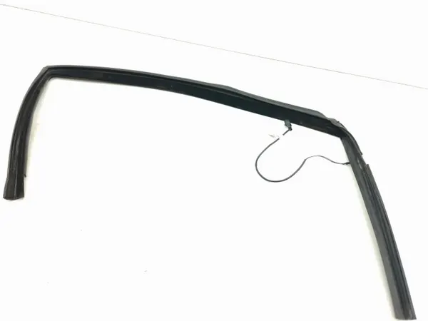 Maserati Quattroporte 2005 Etuoven ikkunatiiviste OEM AMD206973 image 4