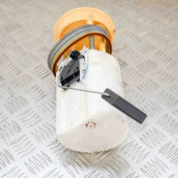 Brandstofpomp VW Polo (6R, 6C) 1.6L 2011 6R0919050B image 3