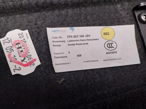 Tapete de porta-malas VW Touareg II 7P image 3