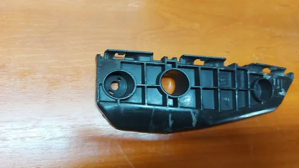 Guida paraurti anteriore sinistra Toyota Auris I 06-12 image 4