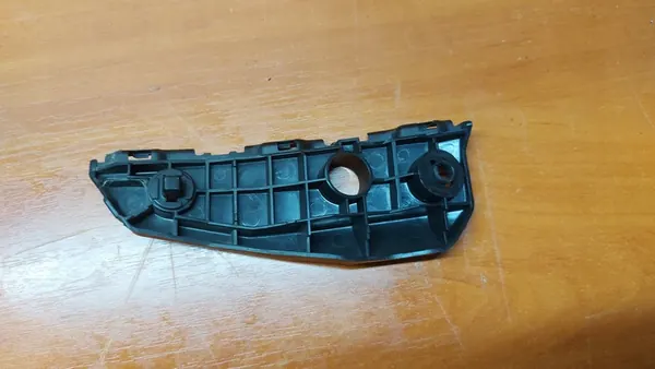 Guida paraurti anteriore sinistra Toyota Auris I 06-12 image 6