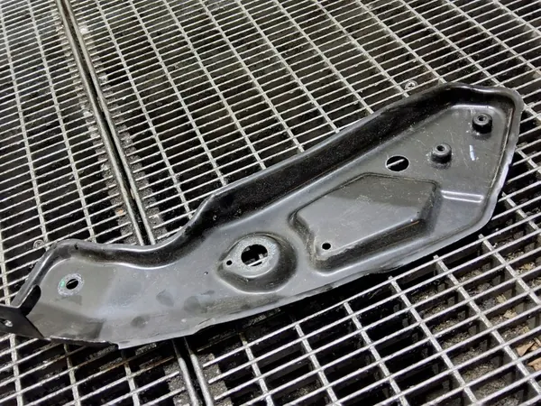 Jäähdyttimen kiinnityspaneeli OEM 5F0806930 Seat Leon image 3