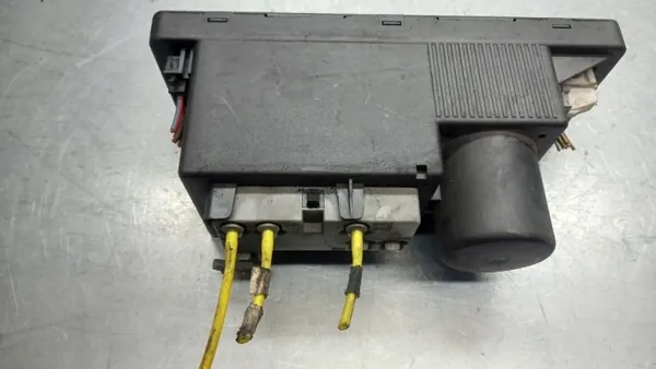 Bomba de travamento central OEM 2088000948 para Mercedes Classe C image 4