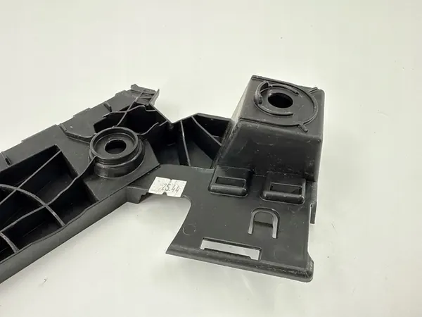 Montagem do para-choque traseiro Volkswagen Golf VIII 2020 image 6