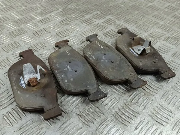 Framkuddar Polestar 2 2023 FOB40558 image 1