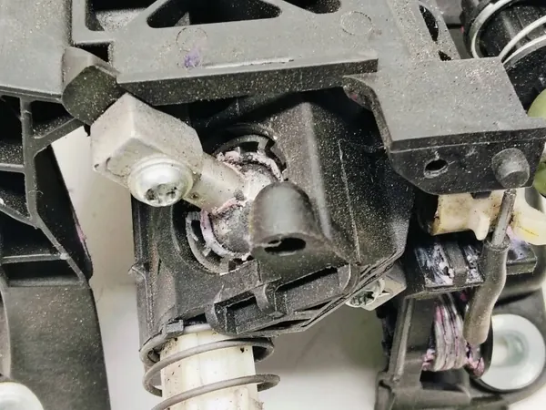 Mazda Schaltgestänge HCC30 - Gebrauchtes OEM-Teil image 4