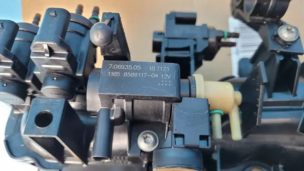 Coletor de admissão BMW 5' G31 518d TOURING 8579245 image 4