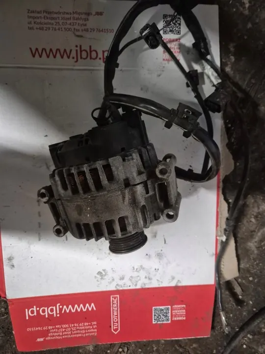 Vaihtovirtageneraattori Audi A3 1.8 TFSI 06H903017E image 3