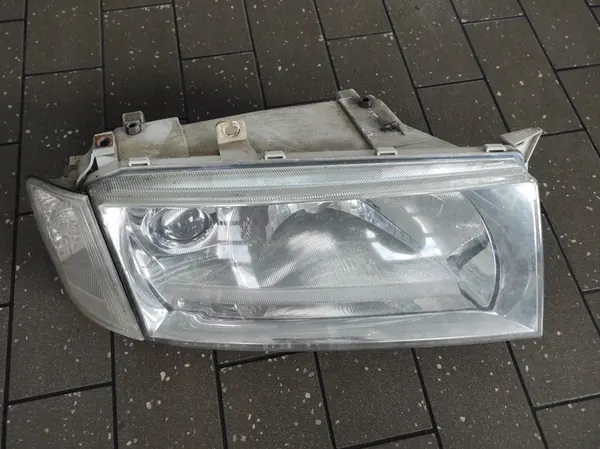 Oikea Etuvalaisin Skoda Octavia 1 1U1941018P image 2