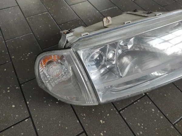 Oikea Etuvalaisin Skoda Octavia 1 1U1941018P image 3