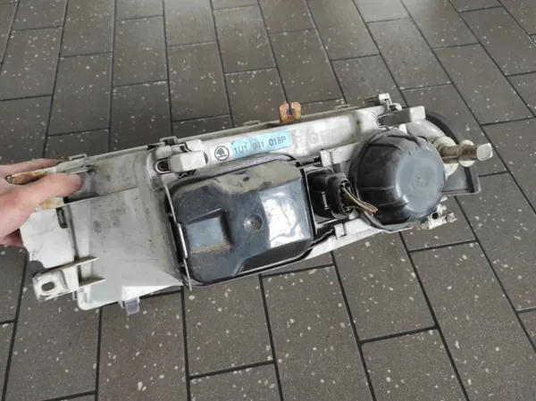 Oikea Etuvalaisin Skoda Octavia 1 1U1941018P image 7