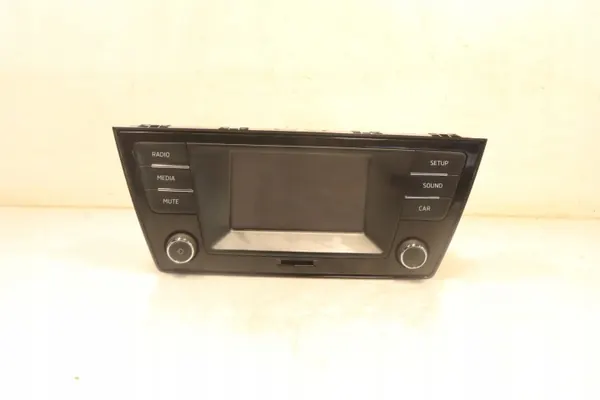 Rádio Skoda Fabia III OEM 6V0035867F - Usado image 2