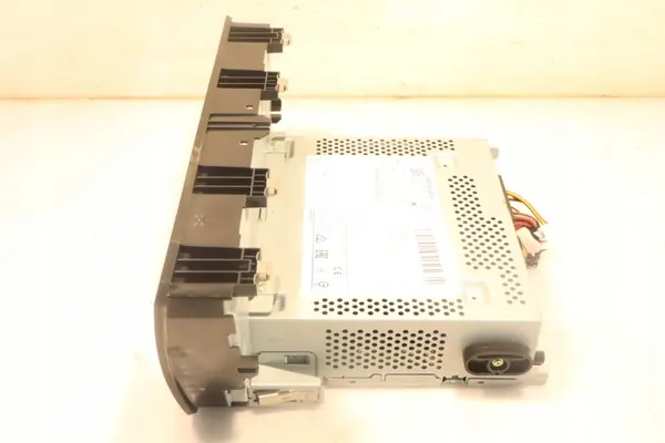 Rádio Skoda Fabia III OEM 6V0035867F - Usado image 3