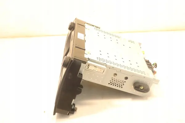 Rádio Skoda Fabia III OEM 6V0035867F - Usado image 4