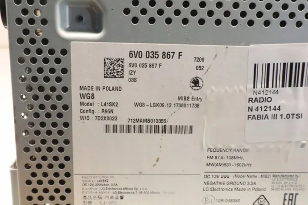 Rádio Skoda Fabia III OEM 6V0035867F - Usado image 7