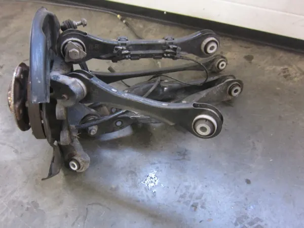 BMW F30 335XI Hinterachsschwinge Rechts OEM 33326792524 image 4