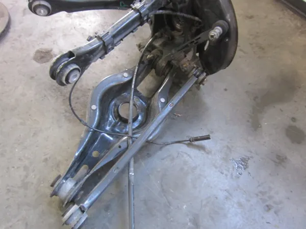 BMW F30 335XI Hinterachsschwinge Rechts OEM 33326792524 image 6