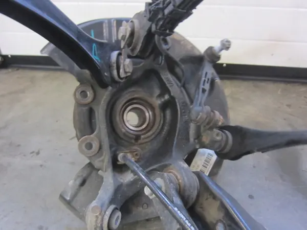 BMW F30 335XI Hinterachsschwinge Rechts OEM 33326792524 image 7