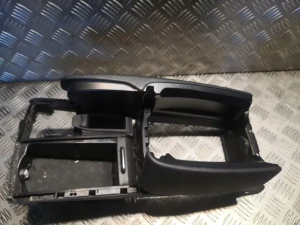 Mittkonsol armstöd Mercedes C W204 OEM 2046801339 image 3