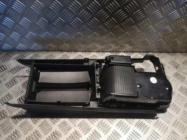 Mittkonsol armstöd Mercedes C W204 OEM 2046801339 image 4