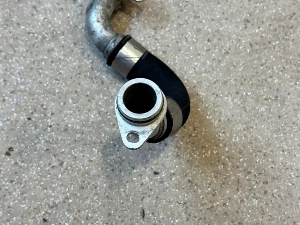 Oljerör OEM A1771800826 för Mercedes C63 S AMG image 4