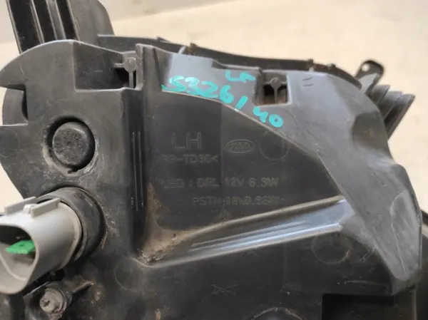 Farol Halogéneo Esquerdo KIA CEED 2 GT Line OEM 92201-A2960 image 7