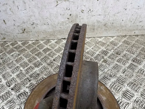 Toyota GT86 Vorderer Bremsscheibe OEM AMD223114 image 6