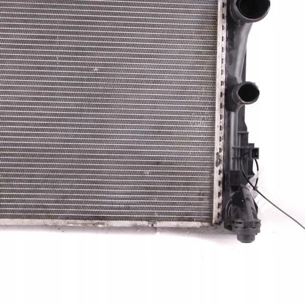 Radiador Motor Mercedes OEM A0995002703 - Usado image 8