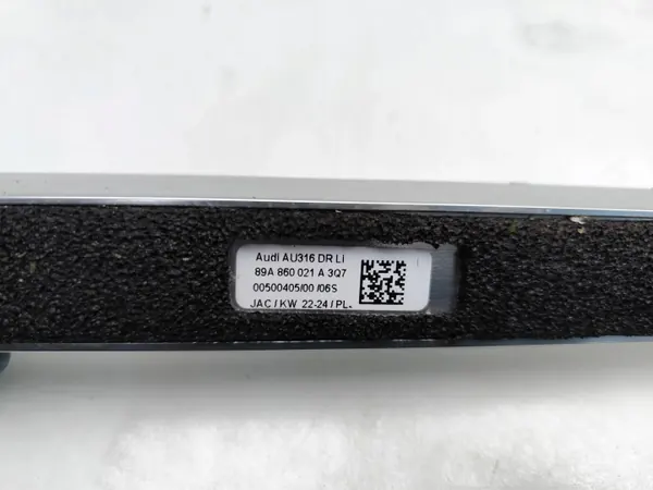 Audi Q4 kattotanko vasen OEM 89A860021A (2024) image 7