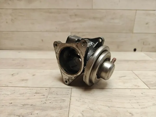 Válvula EGR OEM 038131501AN para Skoda Octavia I 1.9L image 2