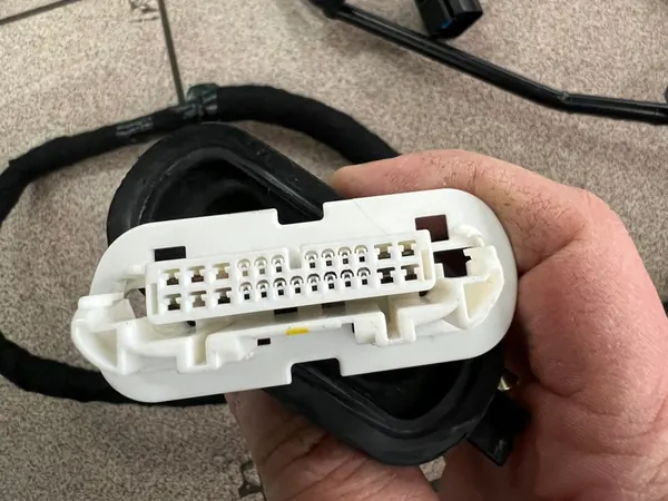 TESLA MODEL Y 20- FIOS PORTA TRASEIRA ESQUERDA 1489053-00-E image 3