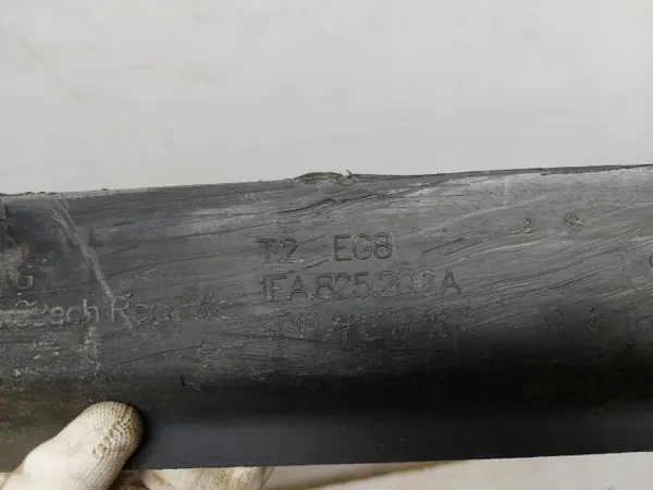 Audi Q4 E-TRON Tampa do limiar direita OEM 1EA825202A image 3