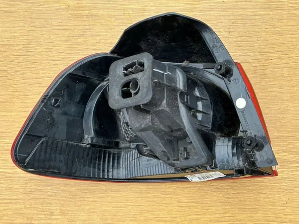 VW GOLF VI HB Lámpara Trasera Derecha 5K0945096E image 3