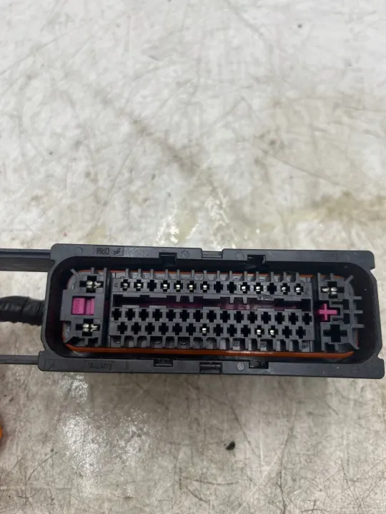 ABS Pomp Connector 3T0907379C 3T0614517D image 3