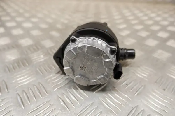 Pompe de circulation d'eau OEM 9827567880 pour Peugeot 2008 II image 6